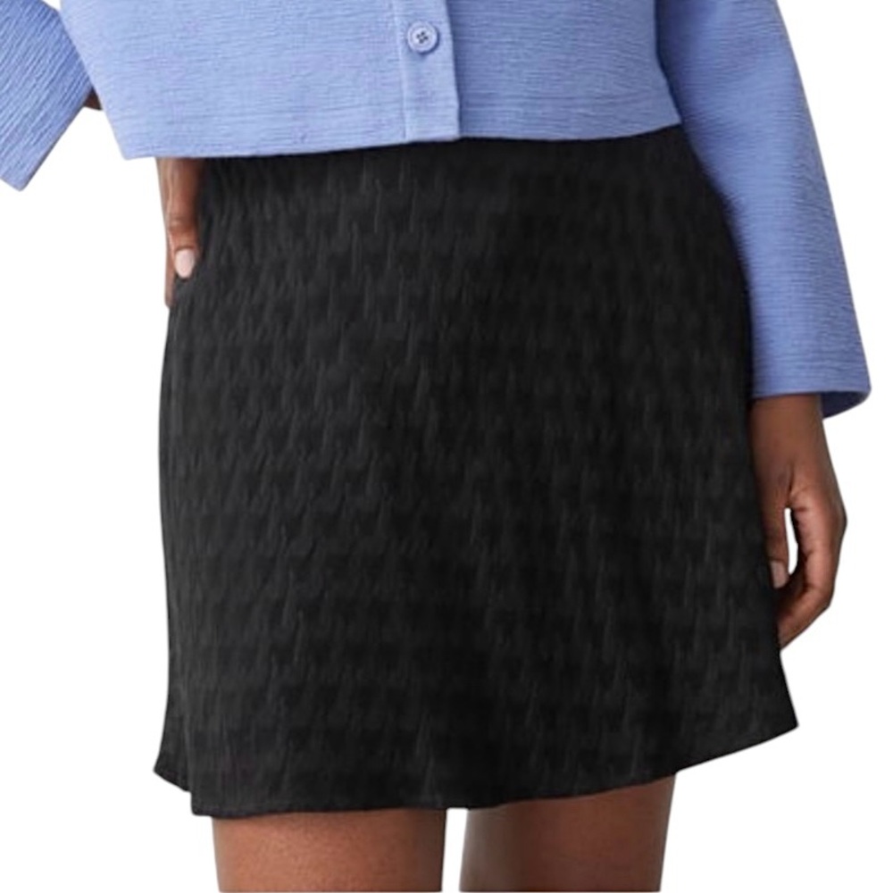 & Other Stories Houndstooth Textured Jacquard Flare Mini Skirt Black Size 4